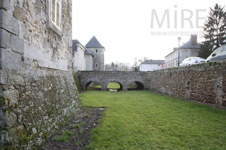 C0968 – Stone bridge