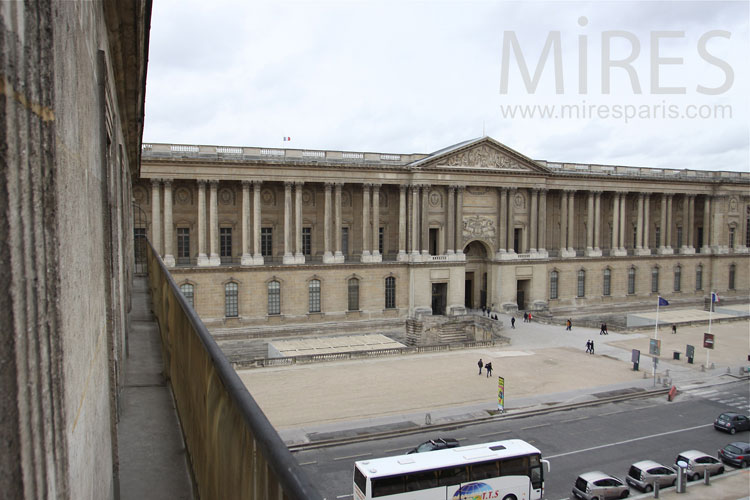 Le Louvre, côté est. C0982