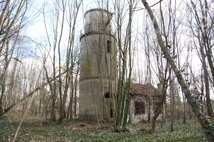 C0985 – Pigeonnier abandonné