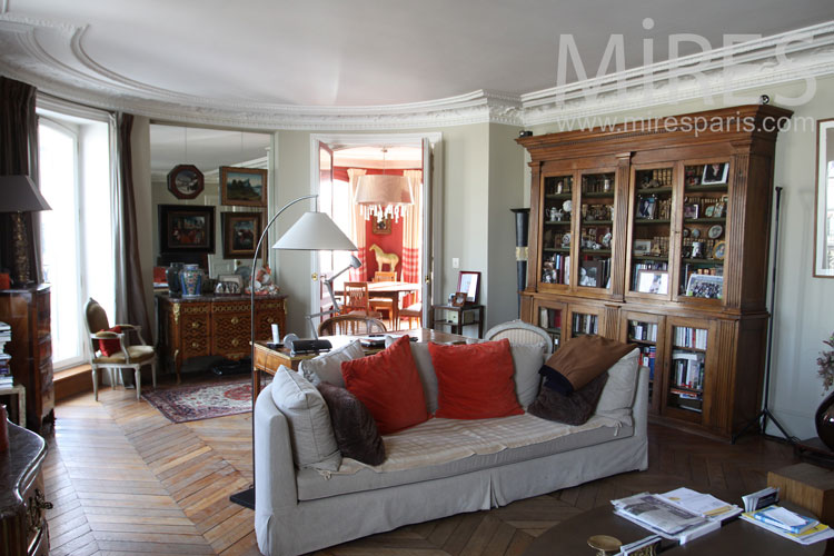 Very chic Parisian apartment. C0988 | Mires Paris