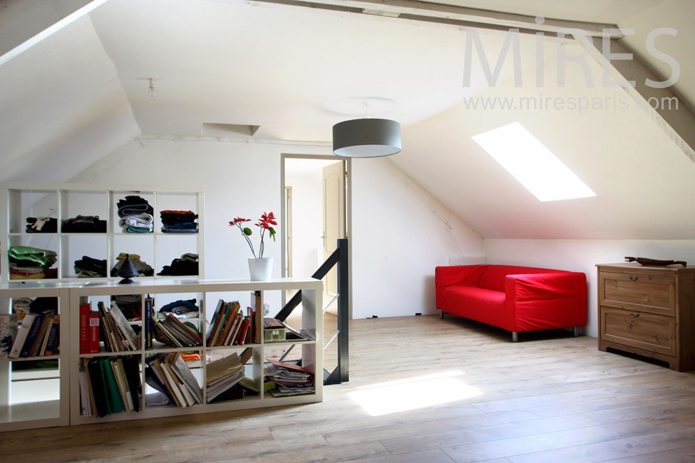 C1001 – Little lounge, attic