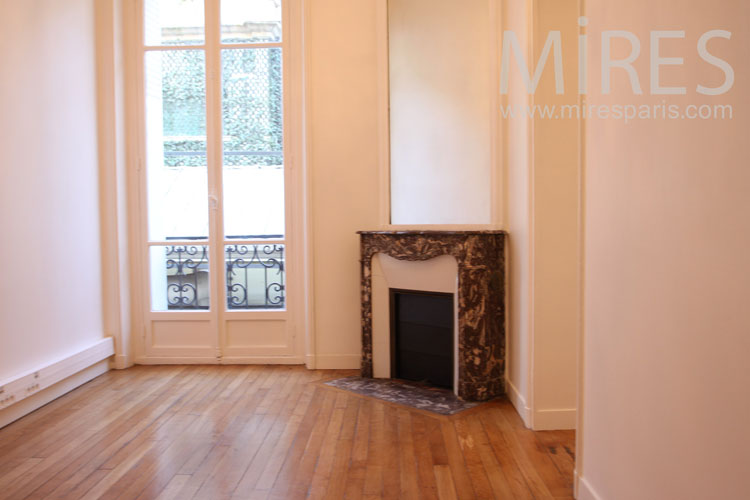 C1004 – Marble fireplace angle