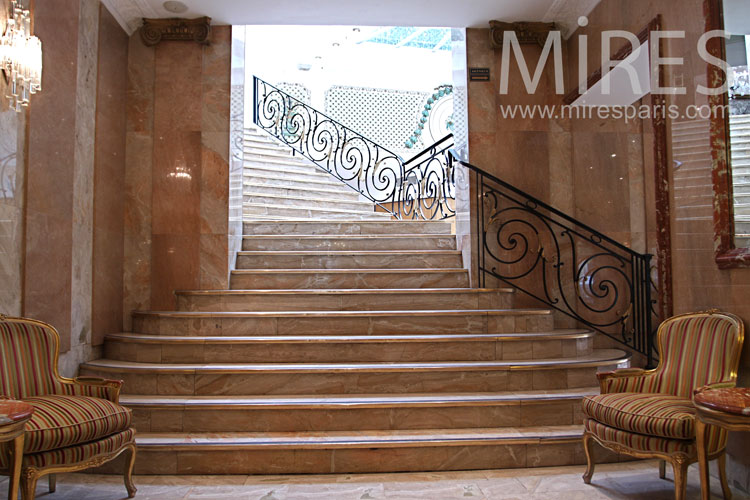 C1008 – Grand staircase