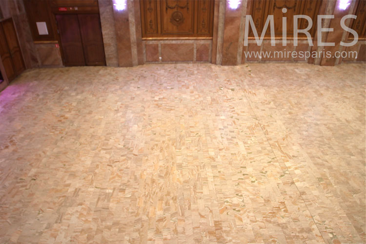 C1009 – Parquet laminé géant