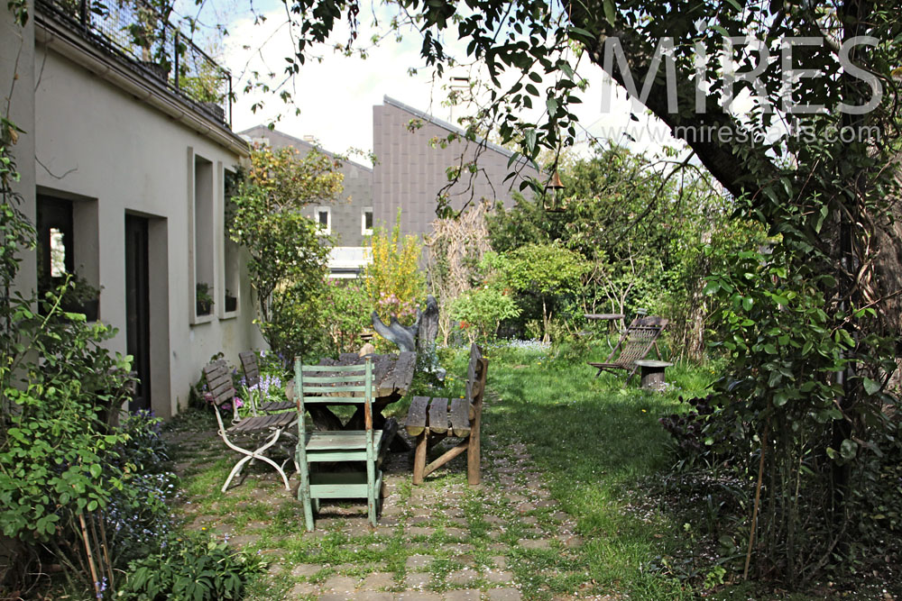 C1011 – Wild garden