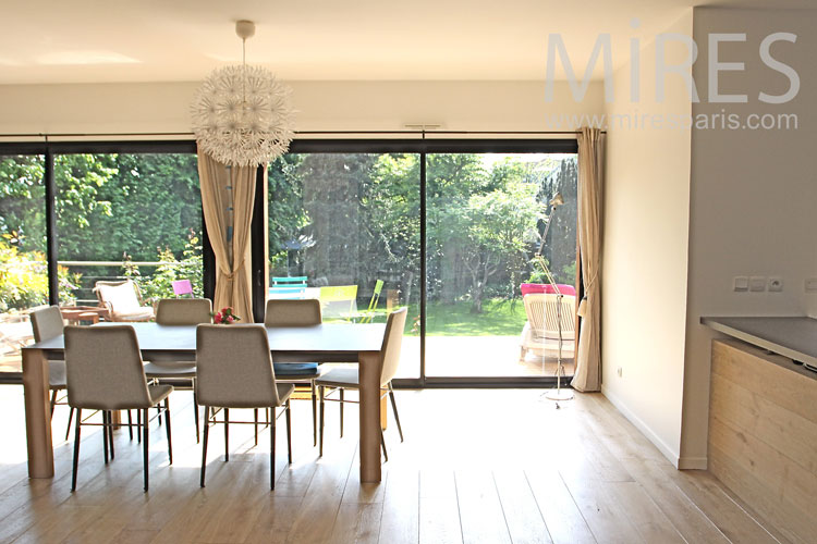 C0860 – Modern dining room