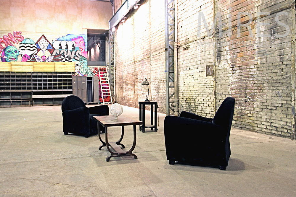 C1023 – Little lounge in the middle of the space