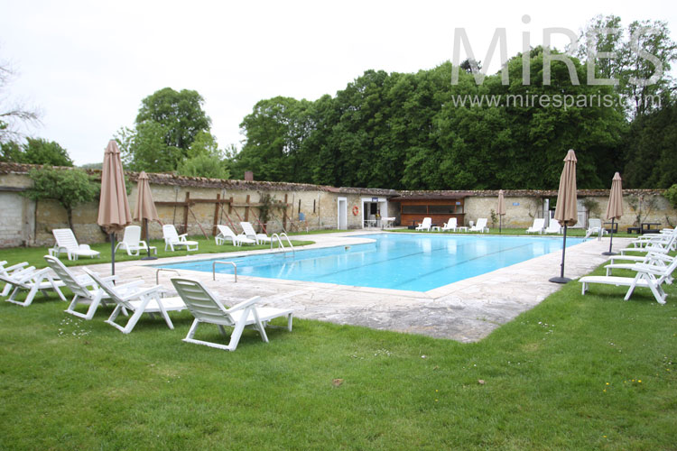 C1024 – Piscine campagnarde