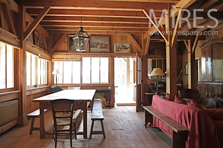 C1029 – Rustic dining room