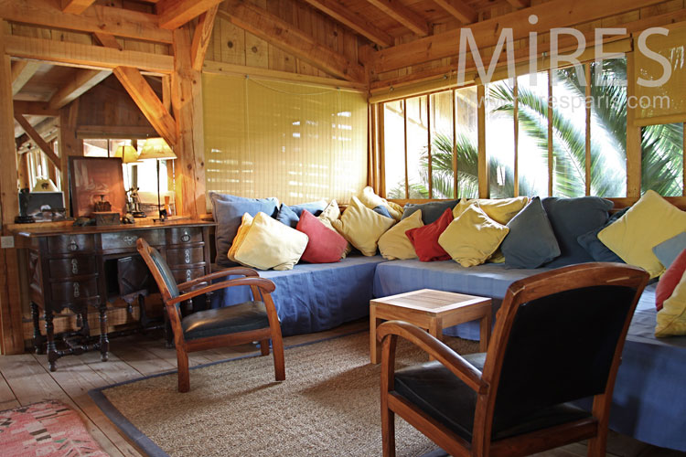 C1029 – Chill out corner in tropical atmosphere