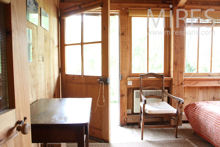C1029 – Small bedroom with pines