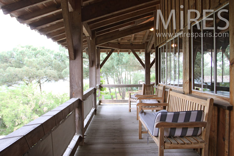 C1029 – Rotating floor terrace