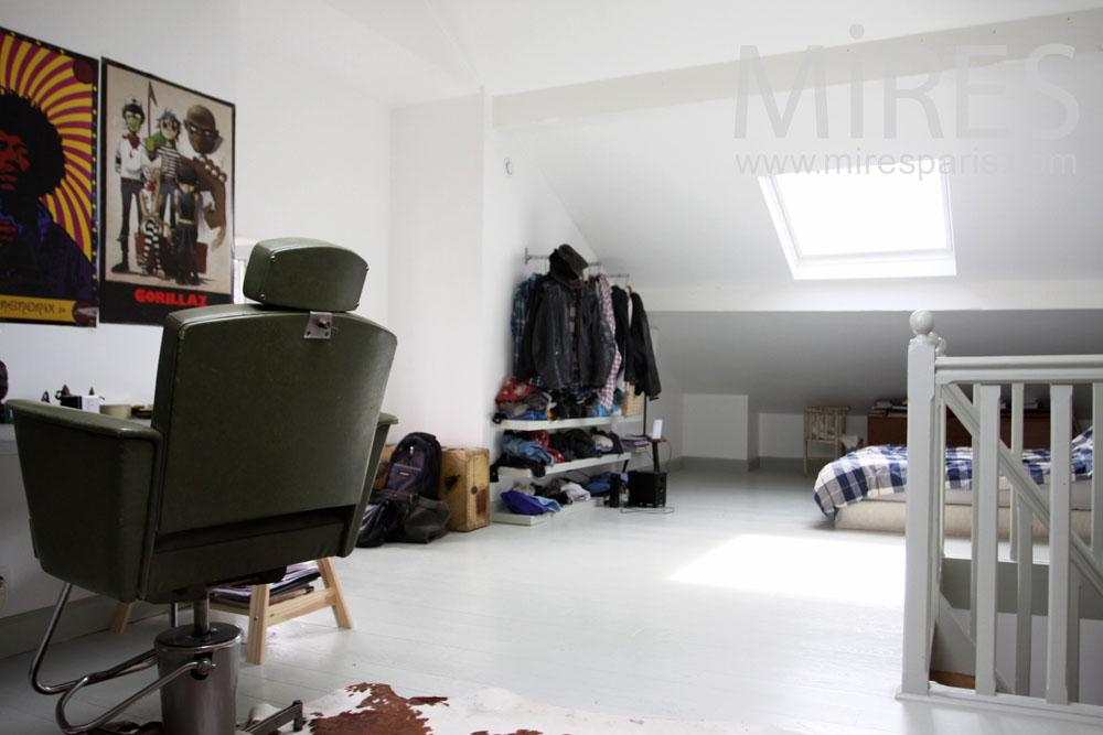 The upstairs room. C1030