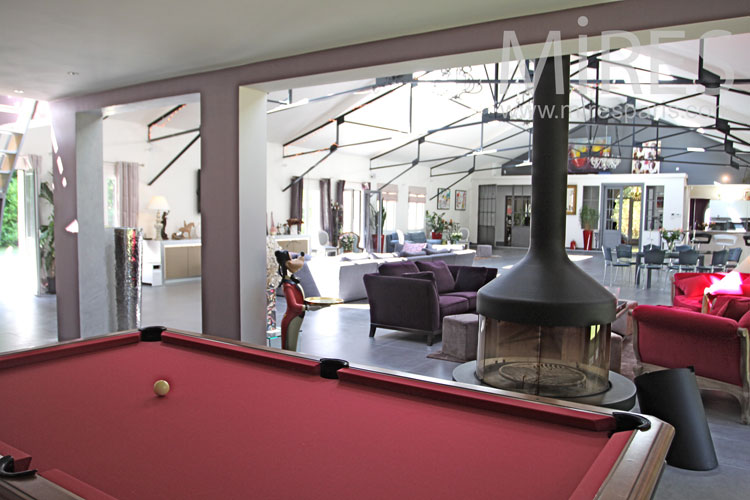 C1032 – Red billiard and black fireplace c1032