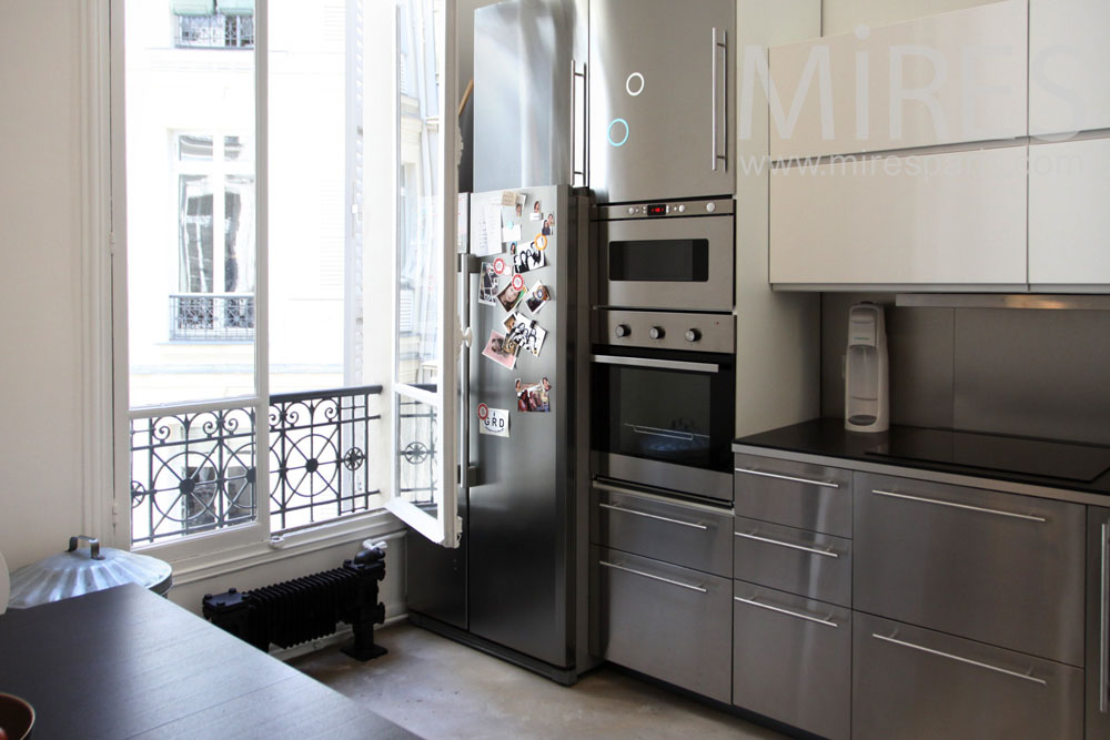 Modern kitchen with parisian view. C1037