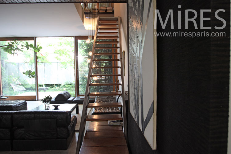 Climb the stairs. c1039