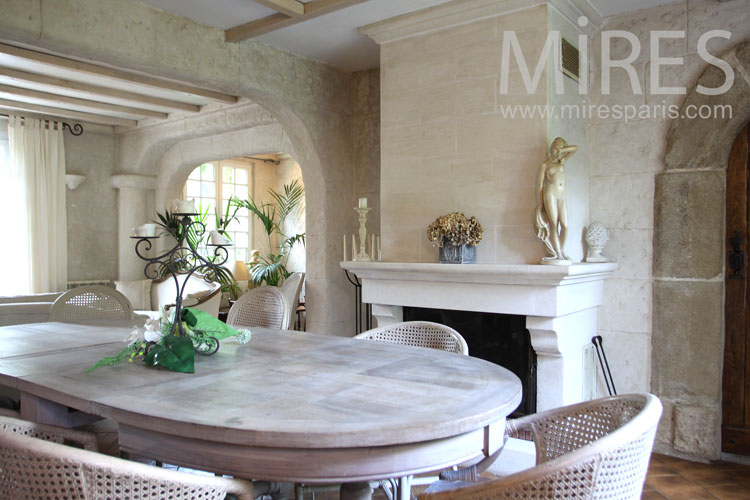 C1042 – Dining room of the mansion