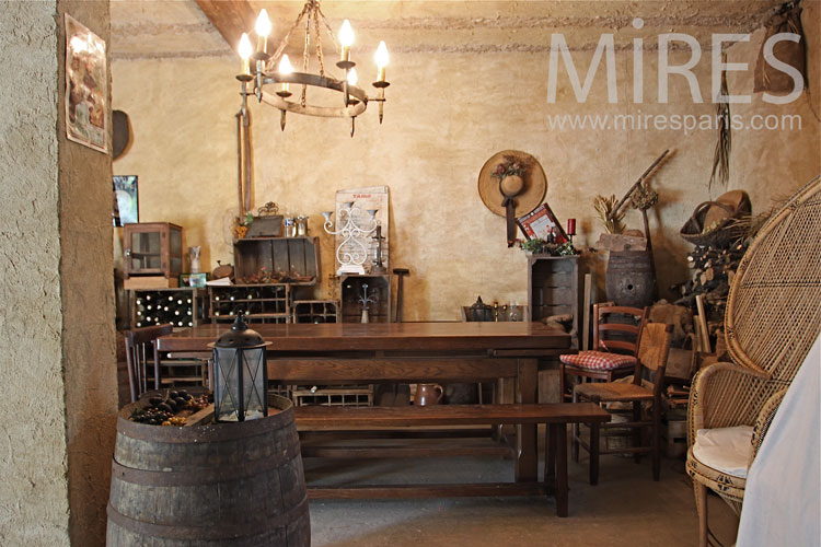 C1042 – Countryside storeroom
