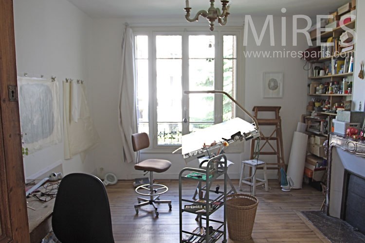 Illustrator Office . c1044