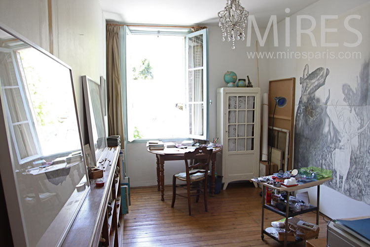 Artist corner. C1044
