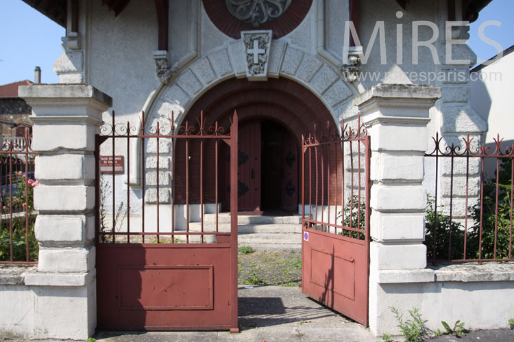 C1056 – Entrée du temple