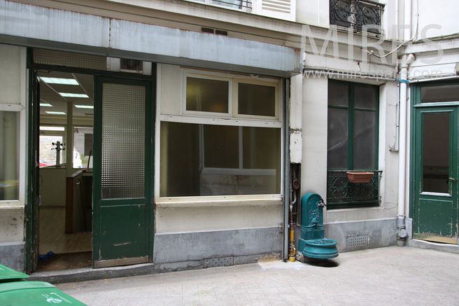 Bureaux Open Space Paris : Bureaux open space sur cour et sous les toits c mires paris