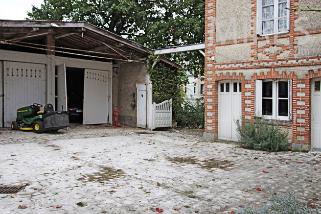 C1087 – Outbuilding