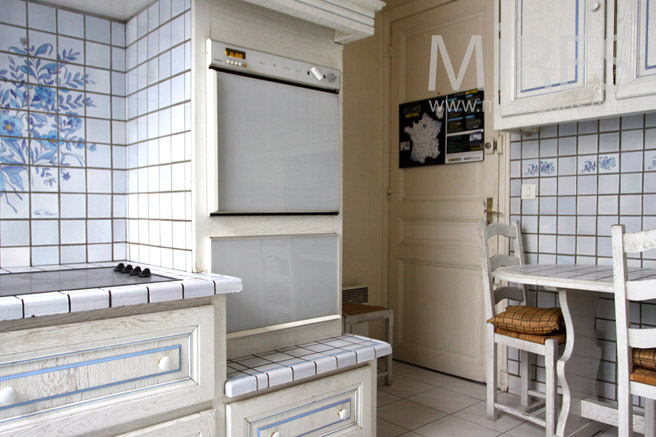 Cuisine en deux partie. C1102