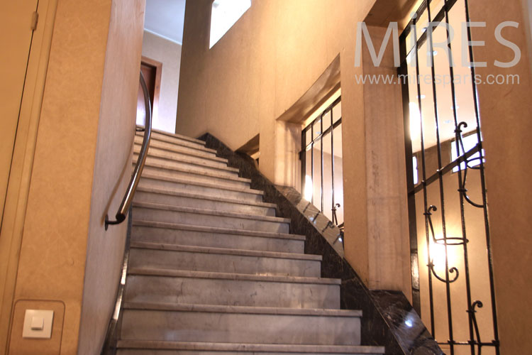 C1107 – Stairs and corridors