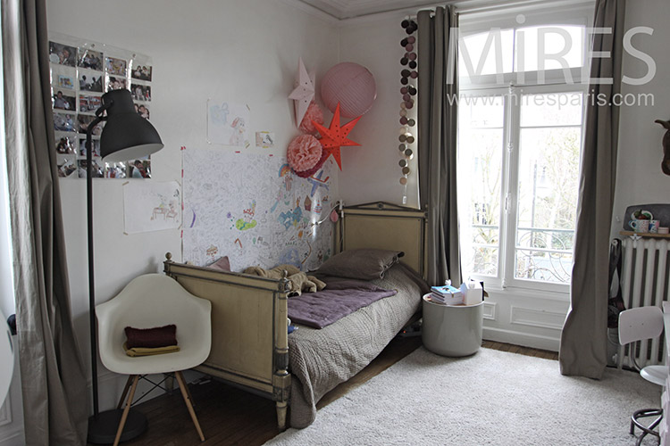 C1148 – Children’s room and retro decor