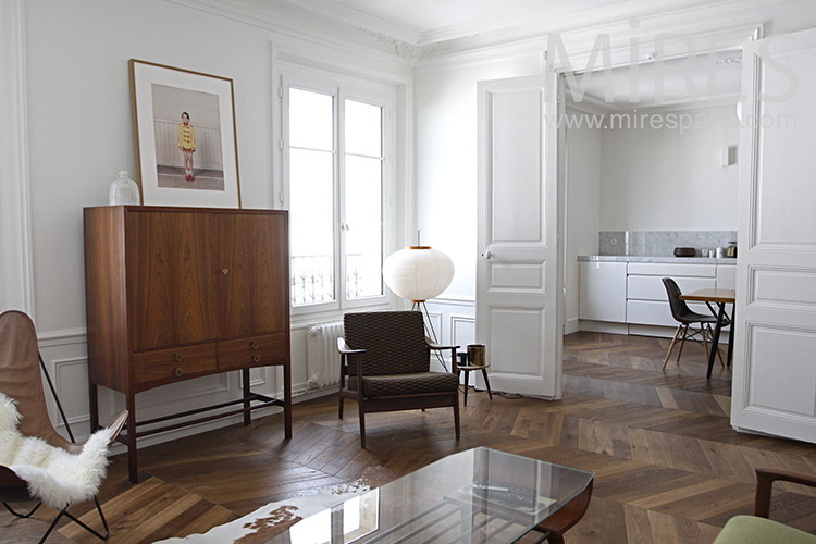 Classique appartement parisien soigné. C1183