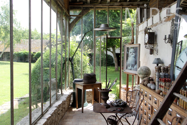 C0131 – Little winter garden in a autbuilding