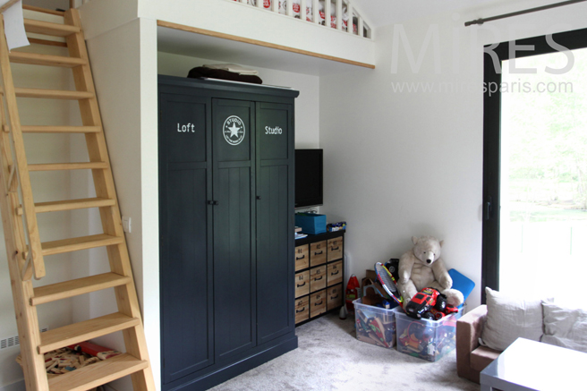 C1184 – Teenager bedroom with mezzanine