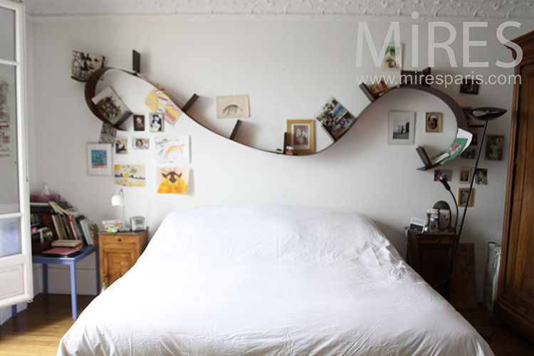 C1189 – Compact white bedroom