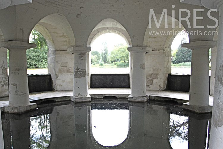 C1212 – Lavoir circulaire