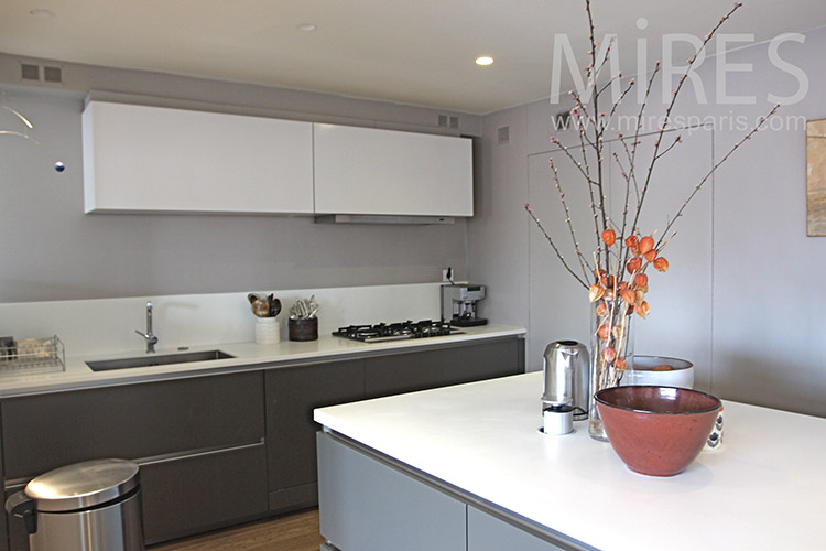 C1219 – Pretty refined kitchen