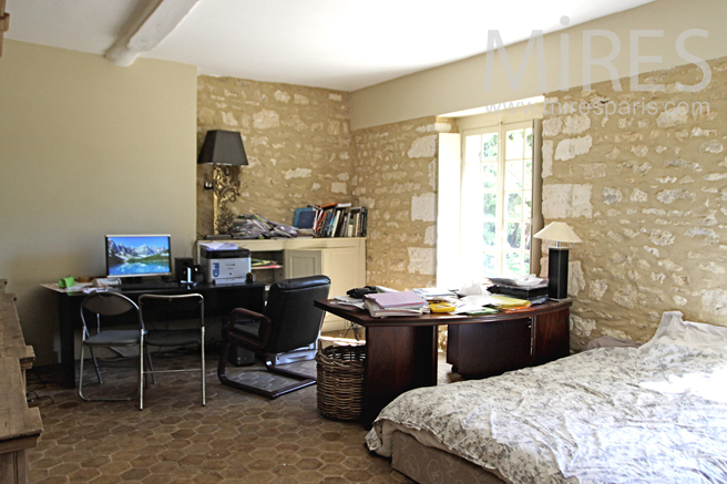 C1225 – Chambre avec bureau