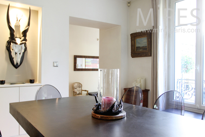 C1236 – Chic and modern dining