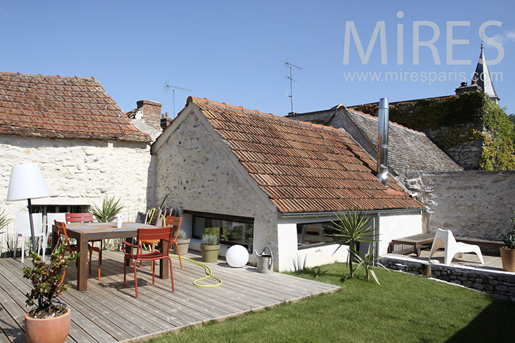 C1238 – Terrasse et jardin en étage