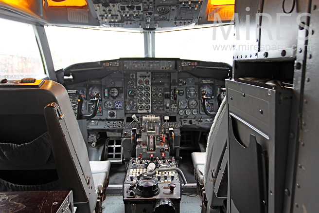 C1239 – Cockpit