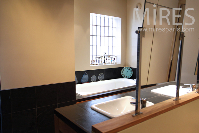 C1256 – Modern bathroom