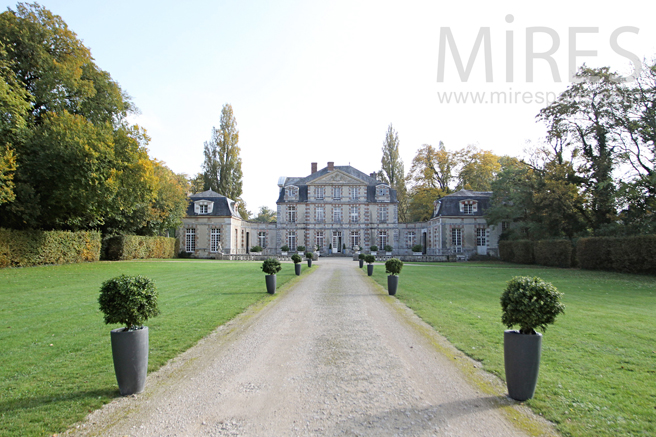 C1263 – Château avec parc et chapelle