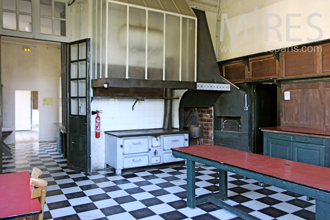C1263 – Large service kitchen