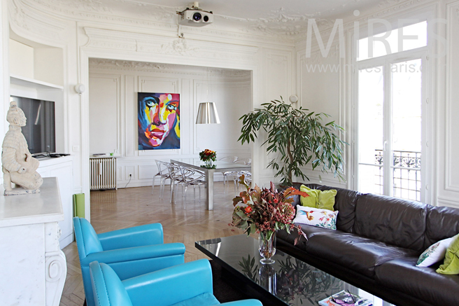 C1272 – Appartement parisien coloré