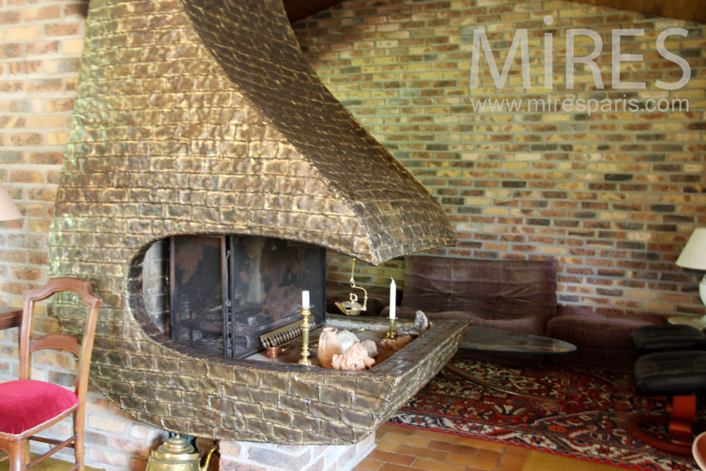 Fireside lounge. C1350