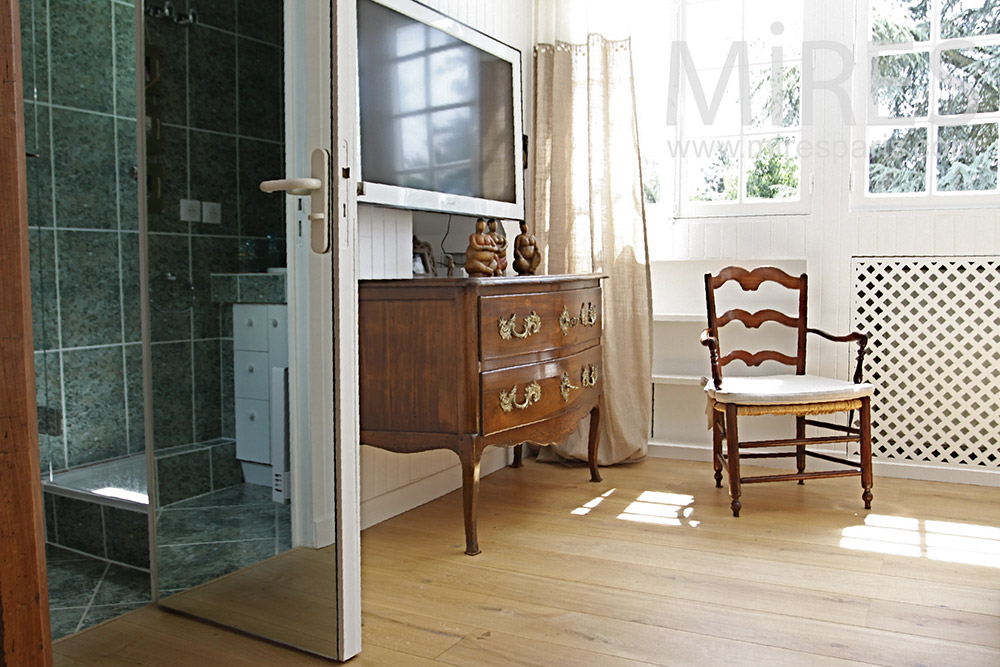 Chambre avec douche. C1355