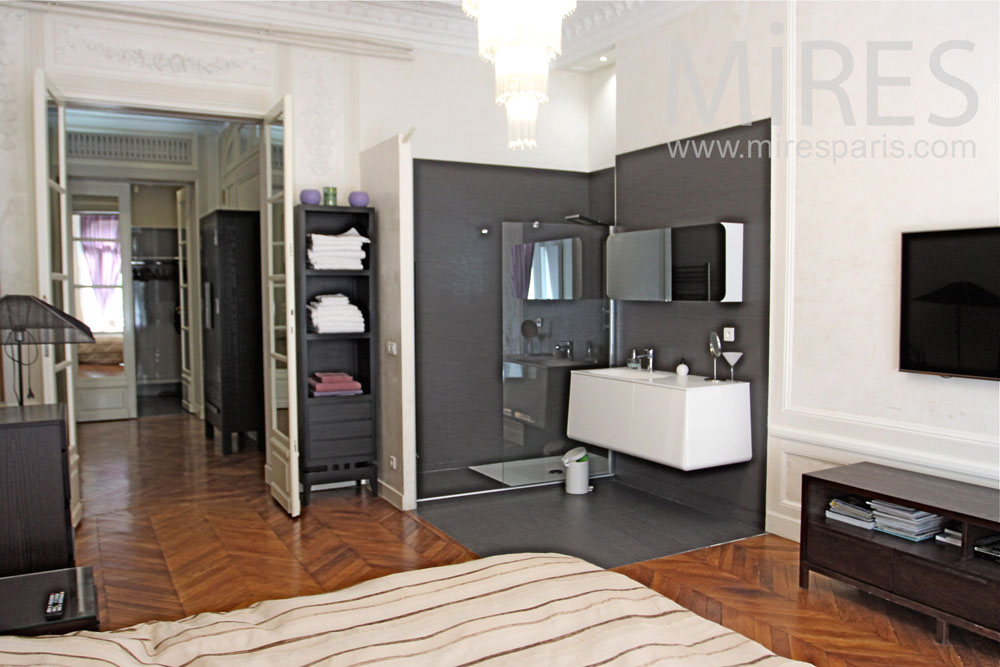 Chambre assortie. C1356