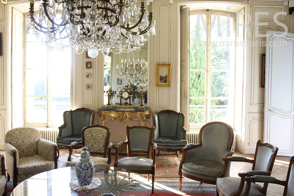 C1363 – Grand cream lounge
