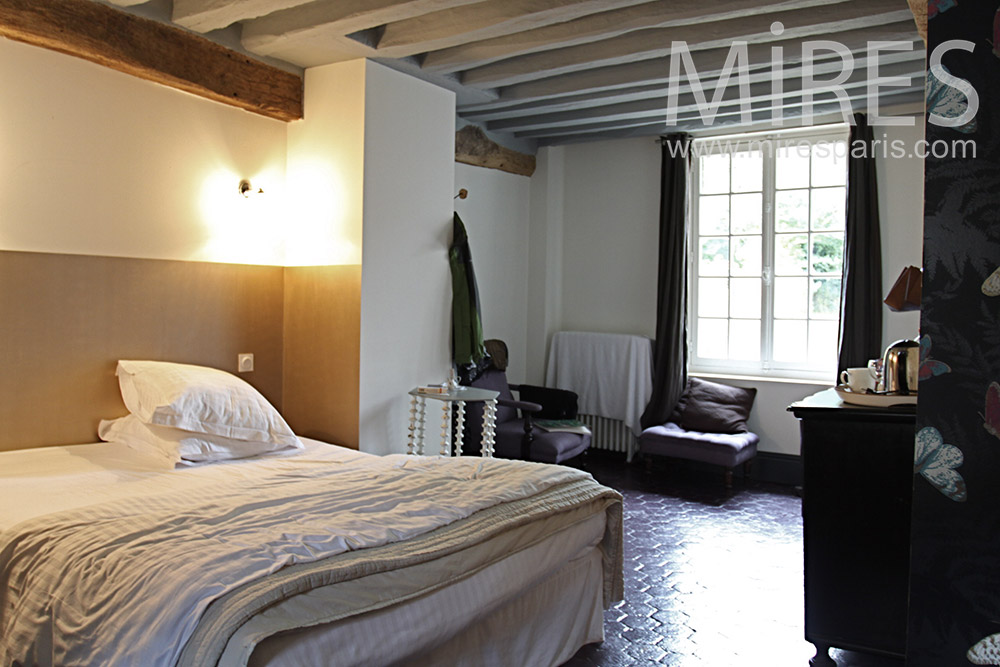 Rustic room. c1372