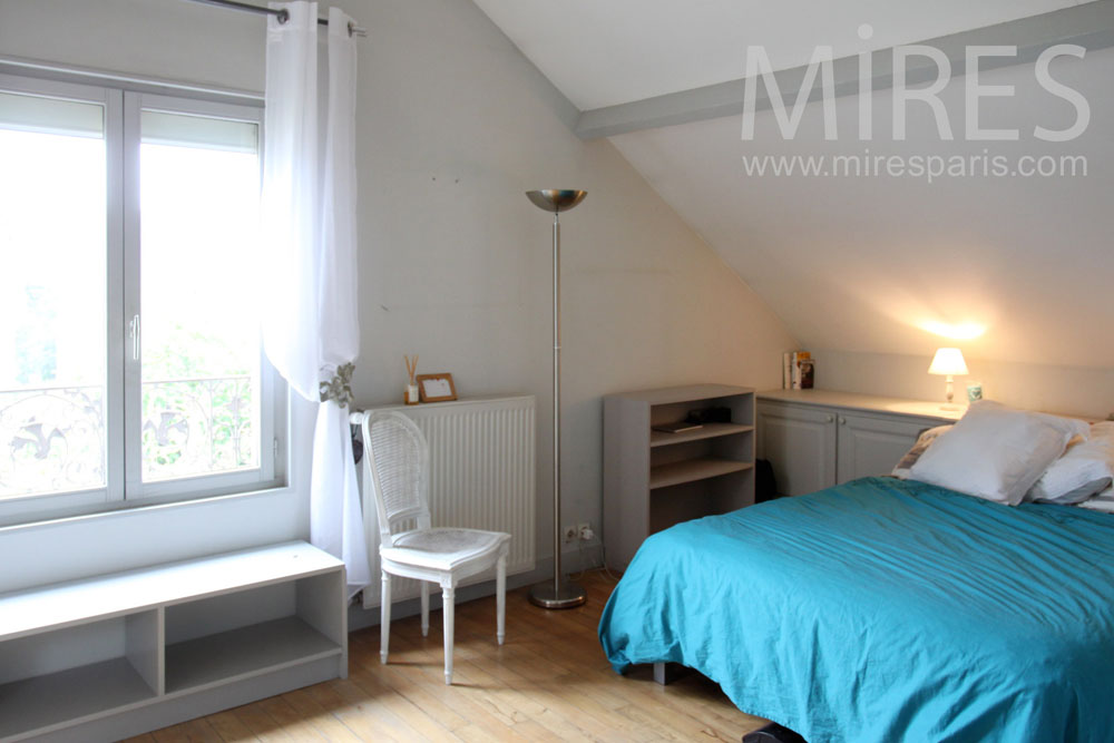 C1362 – Attic bedroom with bathroom